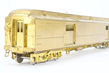 Load image into Gallery viewer, HO Brass Oriental Limited GN - Great Northern HW Baggage