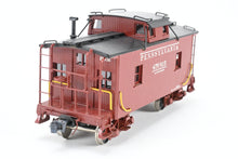 Load image into Gallery viewer, HO Brass Railworks PRR - Pennsylvania Railroad NDa 8-Wheel Caboose Custom Painted No. 476815