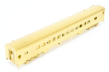 Load image into Gallery viewer, HO Brass Oriental Limited GN - Great Northern Lightweight Coach Nos. 1221-26 De-skirted