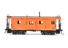 Load image into Gallery viewer, HO Brass OMI - Overland Models, Inc. MILW - Milwaukee Road (CMSTP&P) Ribbed Side Caboose FP No. 01895