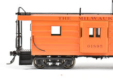 Load image into Gallery viewer, HO Brass OMI - Overland Models, Inc. MILW - Milwaukee Road (CMSTP&P) Ribbed Side Caboose FP No. 01895