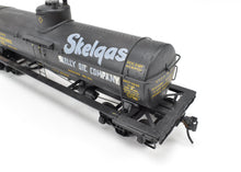 Load image into Gallery viewer, O Scale Brass Unknown Importer UTLX - Union Tank Lines Single-Dome Tank Car C/P Skelly Oil Company NO ORIGINAL BOX