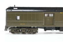 Load image into Gallery viewer, HO Brass W&R Enterprises NP - Northern Pacific Baggage Car Nos. 1500 - 1515 Custom Painted Pullman Green No. 1511 REBOXX