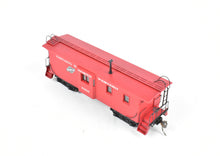Load image into Gallery viewer, HO Brass CON DVP - Division Point C&NW - Chicago and North Western Bay Window Caboose FP