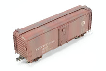 Load image into Gallery viewer, HO Brass Railworks PRR - Pennsylvania Railroad X-31 40' Round Roof Box Car Custom Painted & Weathered No. 688808