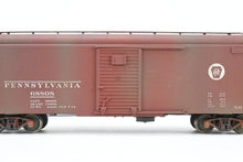 Load image into Gallery viewer, HO Brass Railworks PRR - Pennsylvania Railroad X-31 40' Round Roof Box Car Custom Painted & Weathered No. 688808