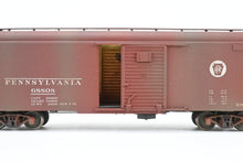 Load image into Gallery viewer, HO Brass Railworks PRR - Pennsylvania Railroad X-31 40' Round Roof Box Car Custom Painted & Weathered No. 688808