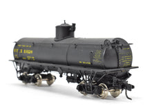 Load image into Gallery viewer, HOn3 Plastic PSC - Precision Scale Co. UTLX Frameless Tank Car Plastic Assembled and Custom Painted