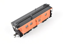 Load image into Gallery viewer, HO Brass OMI - Overland Models, Inc. MILW - Milwaukee Road Bay Window Caboose w/ Drop Center Trucks CP No. 992016