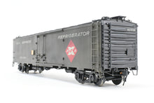 Load image into Gallery viewer, O Brass PSC - Precision Scale Co. REA - Railway Express Agency 50' Ice Reefer Custom Painted No. 6100