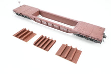 Load image into Gallery viewer, O Brass Alco Models PRR - Pennsylvania Railroad F33 Greenville Well Flat Custom Painted & Weathered No. 470092