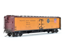 Load image into Gallery viewer, HO Brass PSC - Precision Scale Co. PFE - Pacific Fruit Express 52' R-70-2 Ice Refrigerator Car FP No. 200006 Weathered