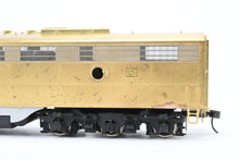 Load image into Gallery viewer, O Brass OMI - Overland Models, Inc Various Roads EMD E8/9B Without Dynamic Brakes