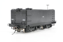 Load image into Gallery viewer, HO Brass W&R Enterprises NP - Northern Pacific Auxiliary Tender with Low Water Hatch Factory Painted No. 905