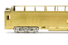Load image into Gallery viewer, HO Brass Oriental Limited GN - Great Northern Empire 1390 Budd Super Dome Lounge