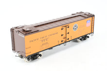 Load image into Gallery viewer, Gauge 1 - 1:32nd Scale Brass PSC - Precision Scale Co. PFE - Pacific Fruit Express 40' Wood Refrigerator R-30-12 Factory Painted No. 30449