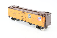 Load image into Gallery viewer, Gauge 1 - 1:32nd Scale Brass PSC - Precision Scale Co. PFE - Pacific Fruit Express 40' Wood Refrigerator R-30-12 Factory Painted No. 30449
