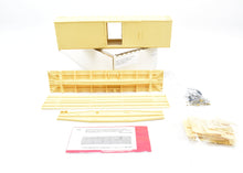 Load image into Gallery viewer, O Scale Resin Chooch Ultra Scale Kit NP - Northern Pacific 10000 Series Round Roof Box Car Kit
