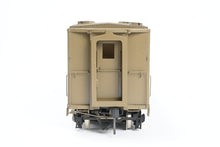 Load image into Gallery viewer, O Brass PSC - Precision Scale Co. Various Roads Pullman - Standard WWII Troop Sleeper Factory Painted No. 7025