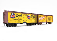Load image into Gallery viewer, O Scale Wood Unknown Manufacturer Lot of Two 36' Wood Beer Reefers Schlitz and Old Heidelberg Beer Pro Built and Painted NOB