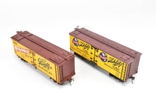 Load image into Gallery viewer, O Scale Wood Unknown Manufacturer Lot of Two 36' Wood Beer Reefers Schlitz and Old Heidelberg Beer Pro Built and Painted NOB