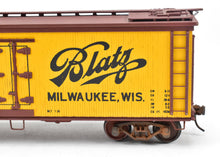 Load image into Gallery viewer, O Scale Wood Unknown Manufacturer Lot of Two 36' Wood Beer Reefers Schlitz and Old Heidelberg Beer Pro Built and Painted NOB