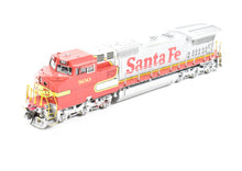 Load image into Gallery viewer, HO Brass OMI - Overland Models Inc. AT&SF - Santa Fe Dash 8-40CW Gullwing Cab Custom Painted