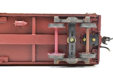 Load image into Gallery viewer, O Scale Wood Unknown Manufacturer Lot of Two 36' Wood Beer Reefers Schlitz and Old Heidelberg Beer Pro Built and Painted NOB