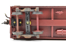 Load image into Gallery viewer, O Scale Wood Unknown Manufacturer Lot of Two 36' Wood Beer Reefers Schlitz and Old Heidelberg Beer Pro Built and Painted NOB