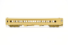 Load image into Gallery viewer, HO Brass Oriental Limited GN - Great Northern Heavyweight Streamstyled Deluxe Coach Nos. 944-949