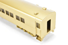 Load image into Gallery viewer, HO Brass Oriental Limited GN - Great Northern Heavyweight Streamstyled Deluxe Coach Nos. 944-949