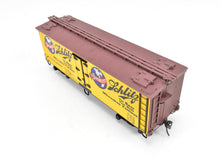 Load image into Gallery viewer, O Scale Wood Unknown Manufacturer Lot of Two 36' Wood Beer Reefers Schlitz and Old Heidelberg Beer Pro Built and Painted NOB