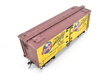 Load image into Gallery viewer, O Scale Wood Unknown Manufacturer Lot of Two 36' Wood Beer Reefers Schlitz and Old Heidelberg Beer Pro Built and Painted NOB