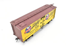 Load image into Gallery viewer, O Scale Wood Unknown Manufacturer Lot of Two 36' Wood Beer Reefers Schlitz and Old Heidelberg Beer Pro Built and Painted NOB