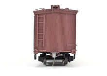 Load image into Gallery viewer, O Scale Wood Unknown Manufacturer Lot of Two 36' Wood Beer Reefers Schlitz and Old Heidelberg Beer Pro Built and Painted NOB