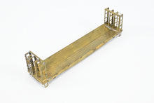 Load image into Gallery viewer, HO Brass Kemtron Various Roads Bulkhead Beveled Floor Pulpwood Flatcar NO TRUCKS