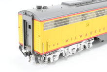 Load image into Gallery viewer, O Brass OMI - Overland Models, Inc. MILW - Milwaukee Road EMD E8/9A w/o Port Holes Custom Painted No. 32A