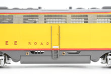 Load image into Gallery viewer, O Brass OMI - Overland Models, Inc. MILW - Milwaukee Road EMD E8/9A w/o Port Holes Custom Painted No. 32A