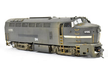 Load image into Gallery viewer, HO Brass OMI - Overland Models, Inc. D&H - Delaware and Hudson BLW RF-16 Shark Nose A-unit CP in NYC/D&H Patch No. 1206