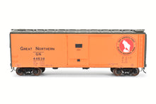 Load image into Gallery viewer, O Scale Metal Unknown Manufacturer GN - Great Northern 40' Plywood Boxcar C/P and Built