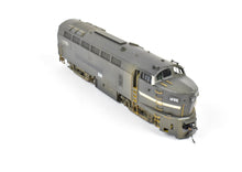 Load image into Gallery viewer, HO Brass OMI - Overland Models, Inc. D&H - Delaware and Hudson BLW RF-16 Shark Nose A-unit CP in NYC/D&H Patch No. 1206