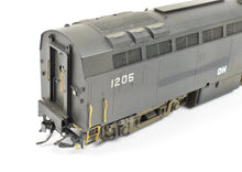 Load image into Gallery viewer, HO Brass OMI - Overland Models, Inc. D&H - Delaware and Hudson BLW RF-16 Shark Nose A-unit CP in NYC/D&H Patch No. 1206