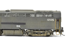 Load image into Gallery viewer, HO Brass OMI - Overland Models, Inc. D&H - Delaware and Hudson BLW RF-16 Shark Nose A-unit CP in NYC/D&H Patch No. 1206