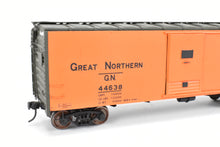 Load image into Gallery viewer, O Scale Metal Unknown Manufacturer GN - Great Northern 40' Plywood Boxcar C/P and Built