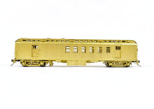 Load image into Gallery viewer, HO Brass Pecos River Brass ATSF - Santa Fe Heavyweight RPO #60-69 With Skylight
