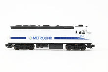 Load image into Gallery viewer, N Kato 176-9005 Metrolink EMD F40PH No. 800