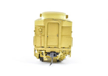 Load image into Gallery viewer, HO Brass Pecos River Brass ATSF - Santa Fe Heavyweight RPO #60-69 With Skylight