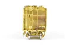 Load image into Gallery viewer, HO Brass NPP - Nickel Plate Products B&O - Baltimore & Ohio 100-Ton Covered Hopper