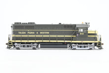 Load image into Gallery viewer, HO Athearn "Ready To Roll” TP&W - Toledo Peoria & Western EMD GP35 FP No. 901 w/ Alco Trucks & Custom Details