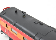 Load image into Gallery viewer, HO NEW Brass TCY - The Coach Yard SP - Southern Pacific Lightweight 56 Seat Coffee Shop #10402 FP
